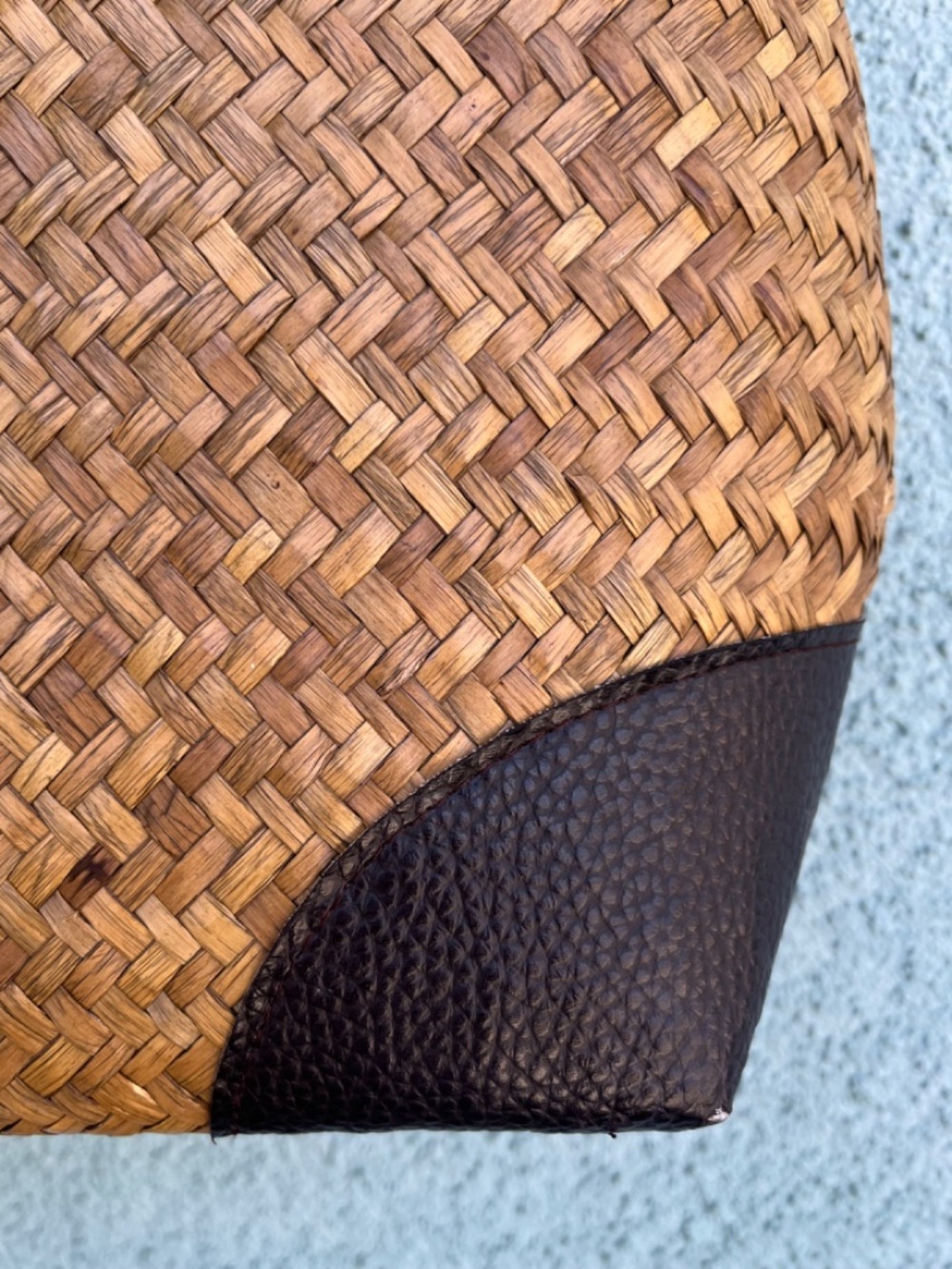 Amanpurl Handwoven Seagrass Tote  Oversized  Excellent Condition  Like New - Picture 9 of 14
